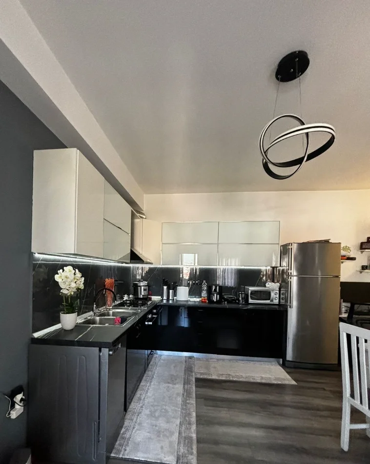 Tirane, shitet apartament 1+1 , 61 m² 120.000 € 