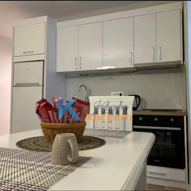 Tirane, jap me qera apartament 1+1+Ballkon Kati 3, 55 m² 570 € (Bulevardi Zogu I)
