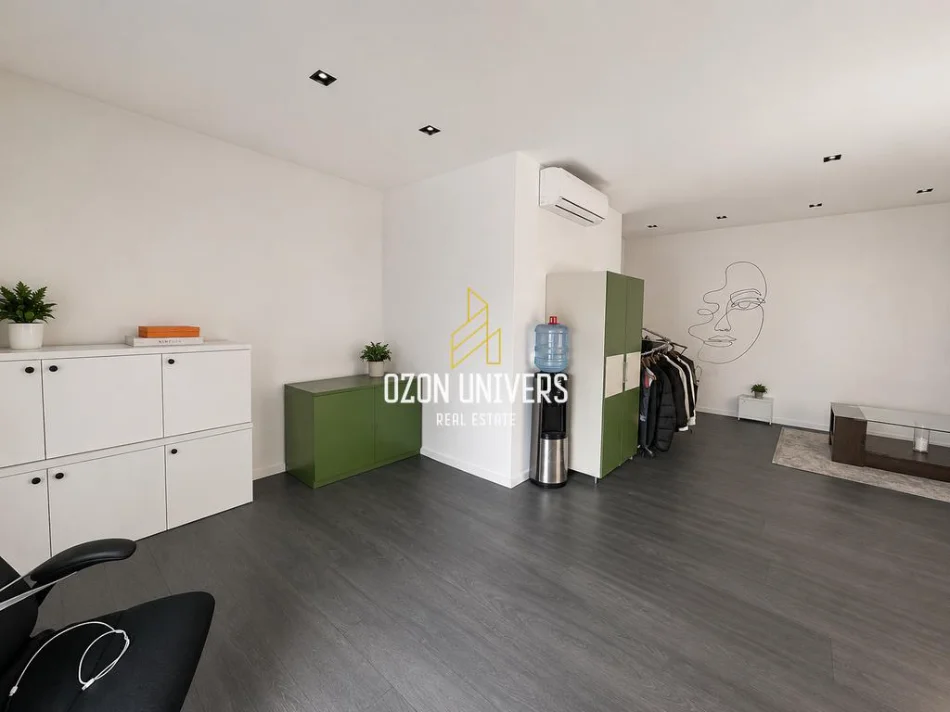 Tirane, jepet me qera ambient biznesi + parkim Kati 1, 75 m² 700 € (Rruga Don Bosko)
