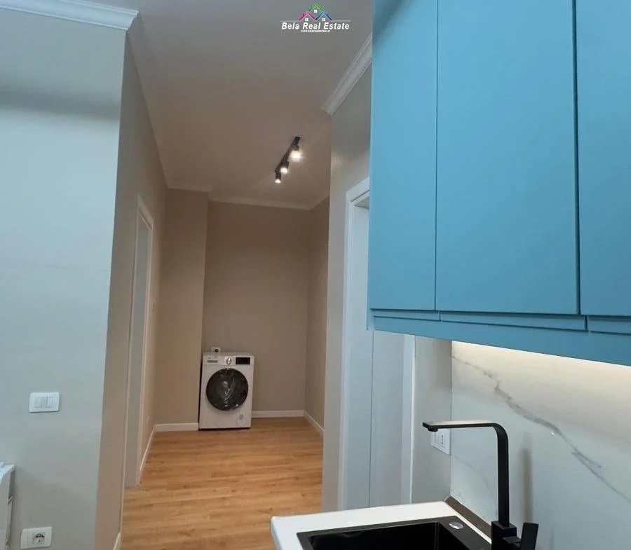 Tirane, jepet me qera apartament 2+1 Kati 7, 86 m² 680 € (Rrruga 5 Maj)