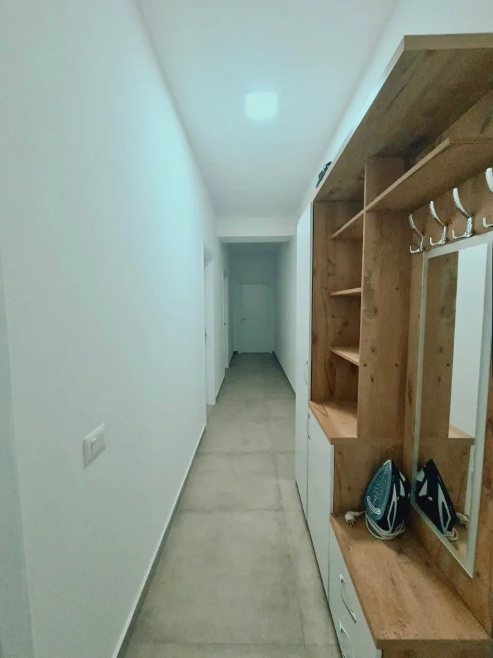 Tirane, jepet me qera apartament 2+1+Ballkon Kati 9, 117 m² 650 € (Rurga e DIbres)