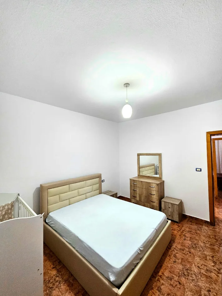 Tirane, jepet me qera apartament 2+1+Ballkon Kati 1, 100 m² 430 € (Astir)