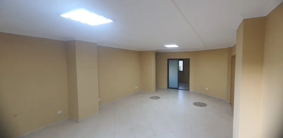 Tirane, jepet me qera zyre , 160 m² 1.200 € (Qender)