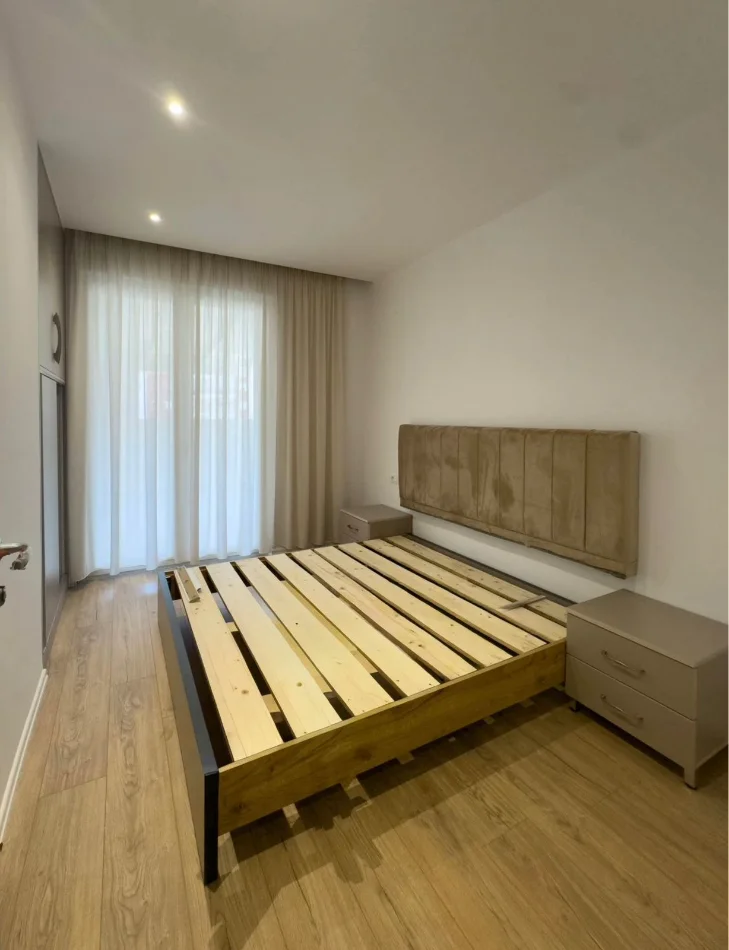 Tirane, shitet apartament 1+1 , 73 m² 112.500 € (Fresk)