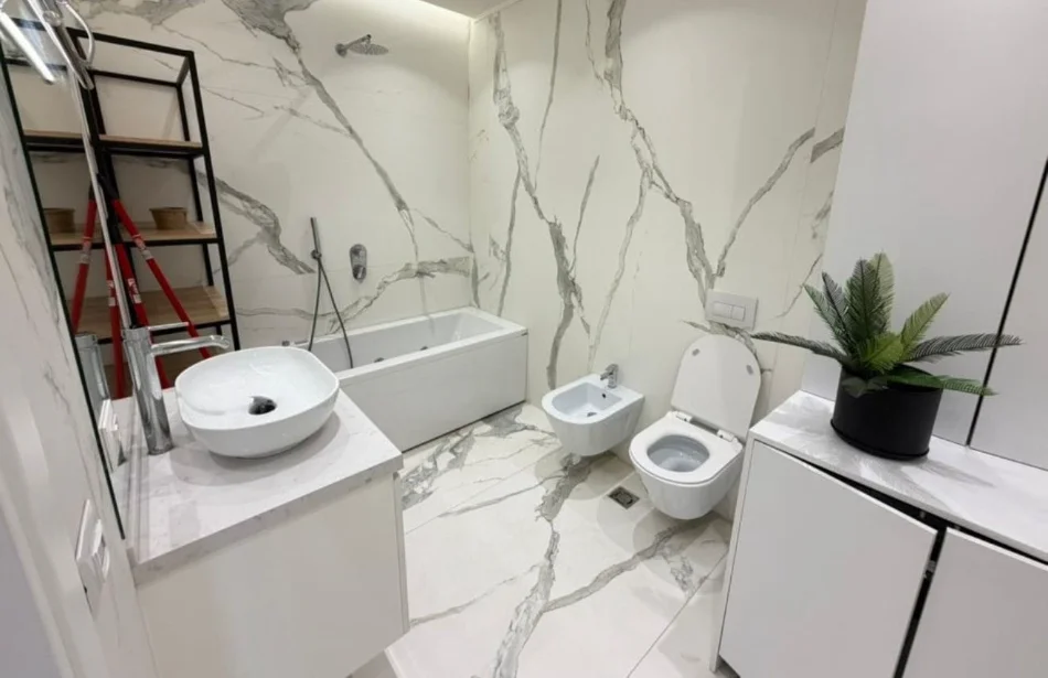Tirane, jepet me qera apartament 1+1 Kati 3, 200 m² 1.500 € (Teg)