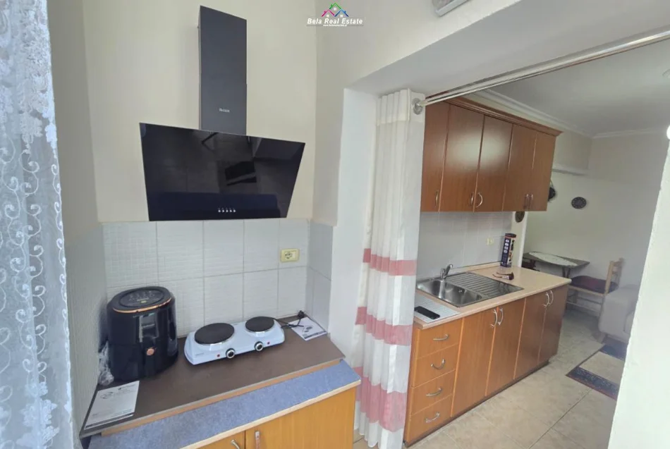 Tirane, jepet me qera apartament 1+1 Kati 2, 42 m² 420 € (Rruga Mihal Grameno)