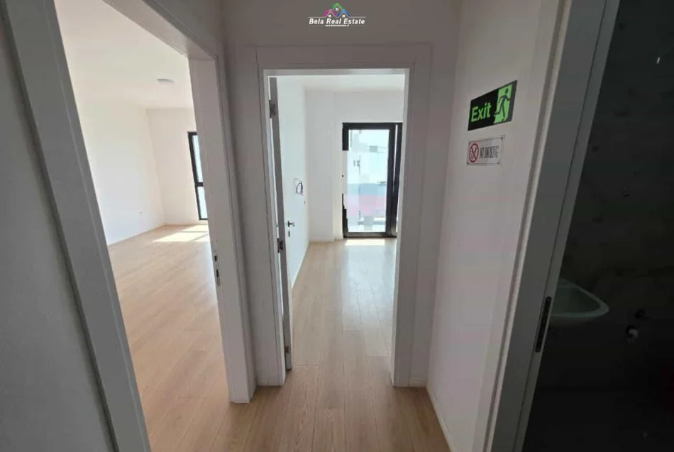 Tirane, jepet me qera zyre Kati 9, 70 m² 550 € (farmacia 10)