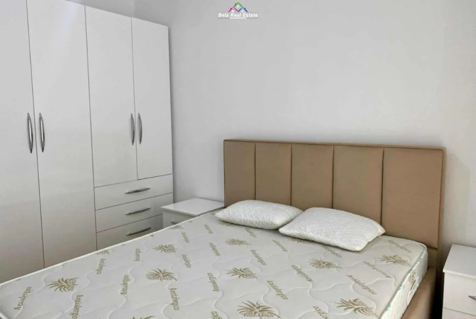 Tirane, jepet me qera apartament 1+1 Kati 2, 64 m² 630 € (Rruga Xhanfize Keko)