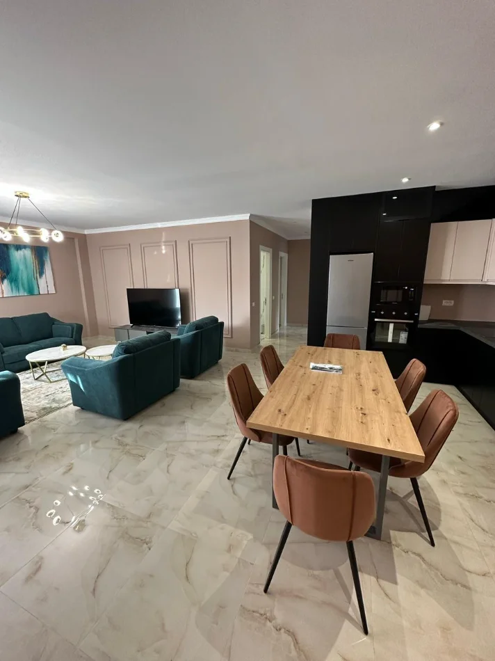 Tirane, jepet me qera apartament 3+1+Ballkon Kati 2, 150 m² 1.200 € 