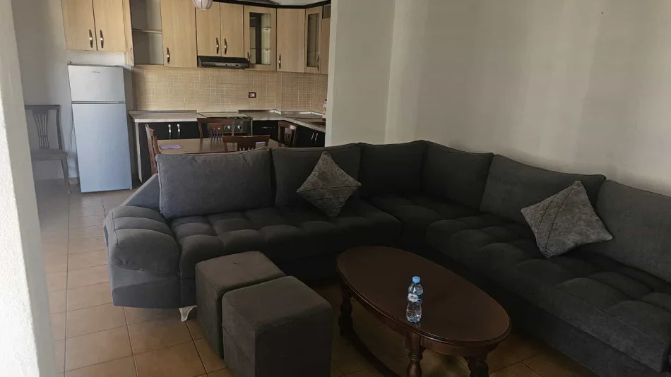 Tirane, jepet me qera apartament 2+1 Kati 8, 80 m² 580 € (21 Dhjetori)