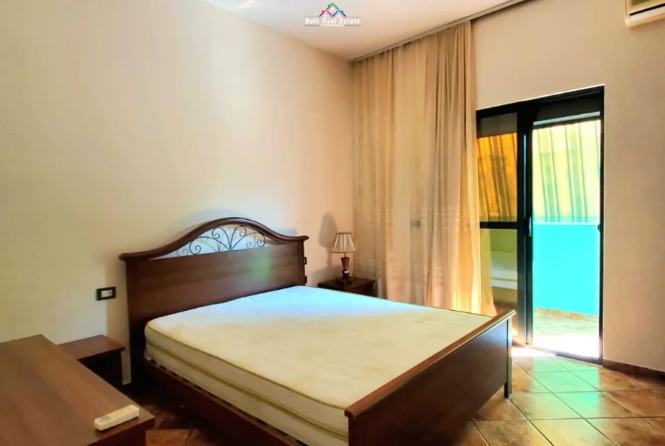 Tirane, jepet me qera Vile 2+1 Kati 2, 97 m² 620 € (Rruga e Durresit)