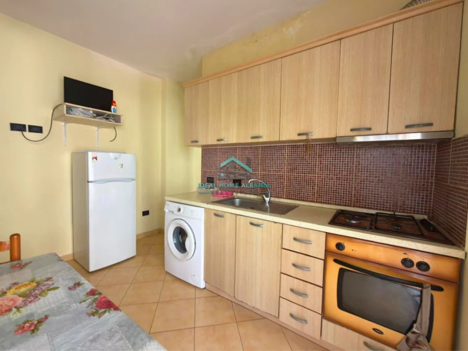 Vlore, shitet apartament 1+1+Ballkon Kati 3, 84 m² 147.000 € (Lungomare, vlore)