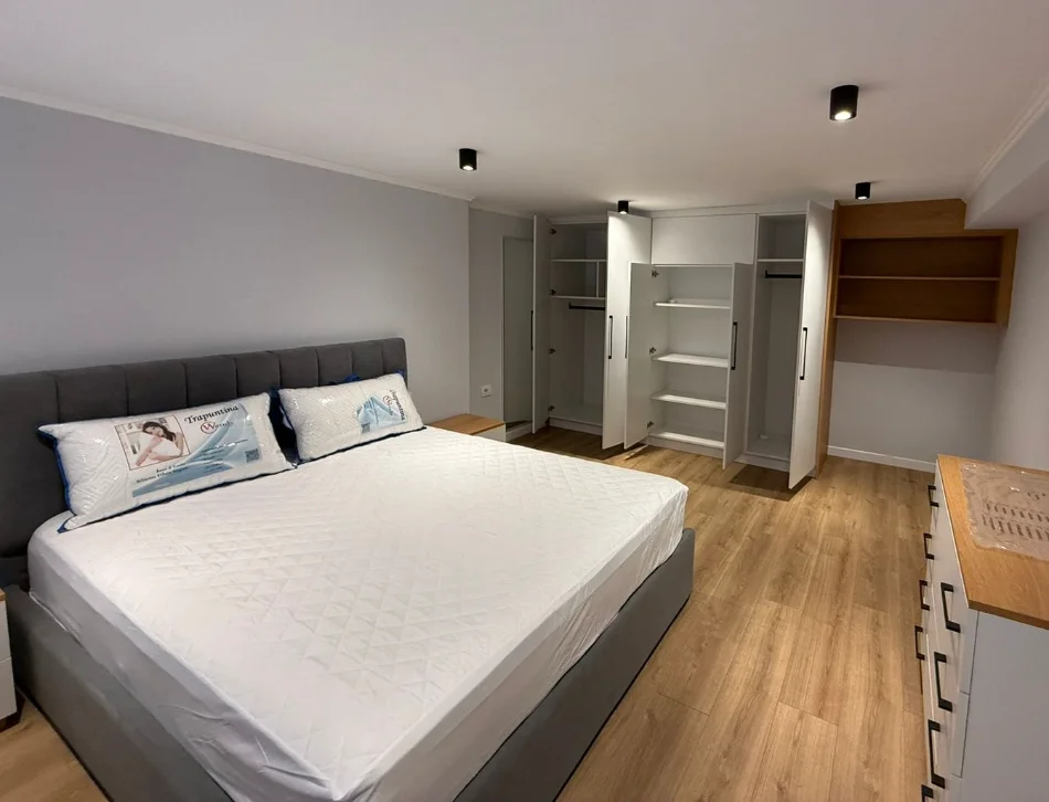 Tirane, jepet me qera apartament 1+1 , 65 m² 500 € 