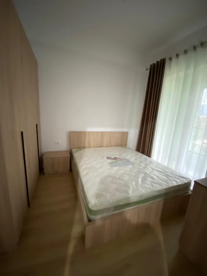 Tirane, jepet me qera apartament 1+1+Ballkon Kati 3, 58 m² 400 € (Ali Demi/Rezidenca Kadiu)