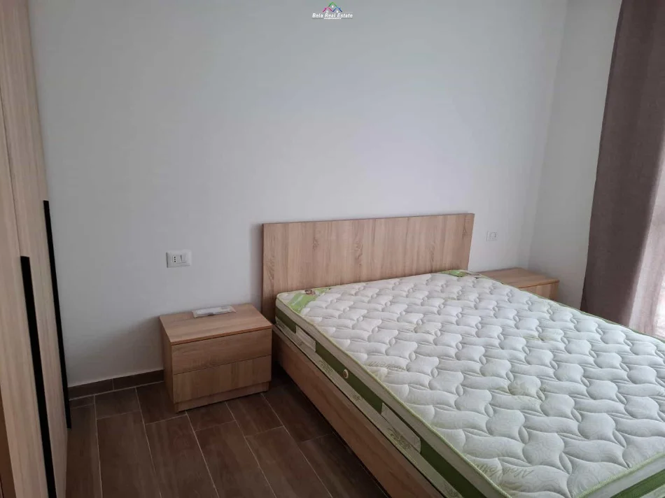 Tirane, jepet me qera apartament 2+1 Kati 5, 96 m² 520 € (5 Maji prane rrethrrotullimit te fundit)