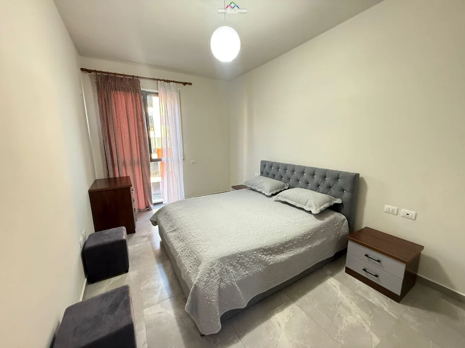 Tirane, jepet me qera apartament 1+1+Ballkon Kati 7, 65 m² 500 € 
