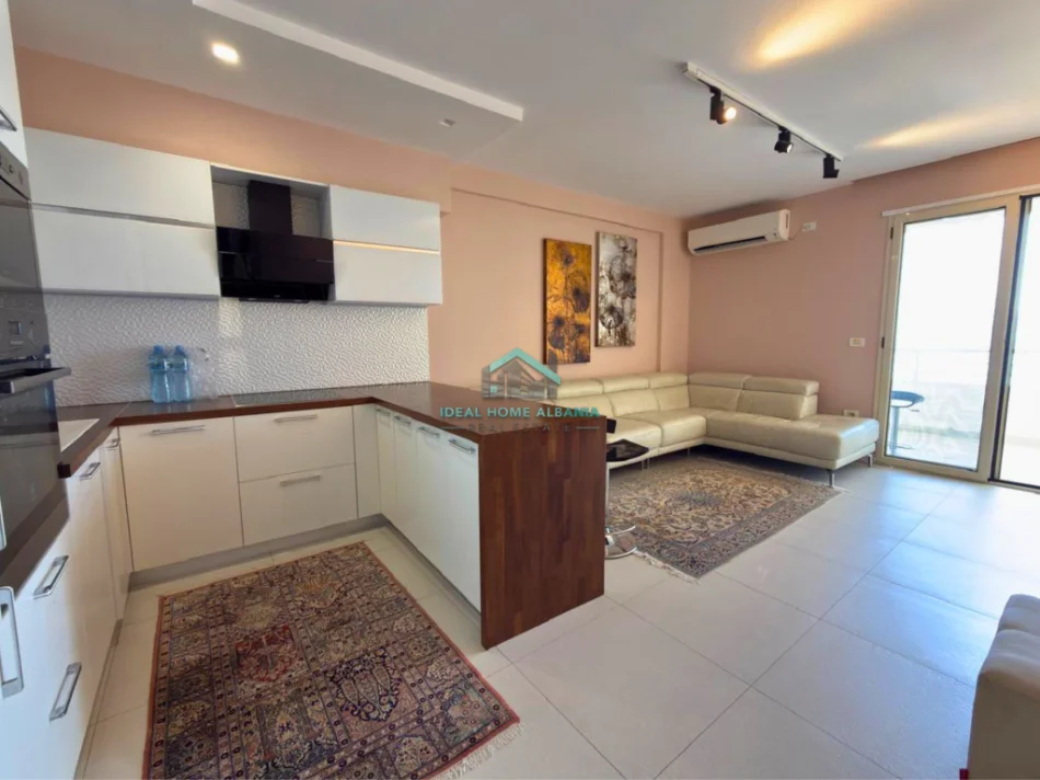 Vlore, shitet apartament 2+1+Ballkon Kati 6, 97 m² 250.000 € (Lungomare, vlore)