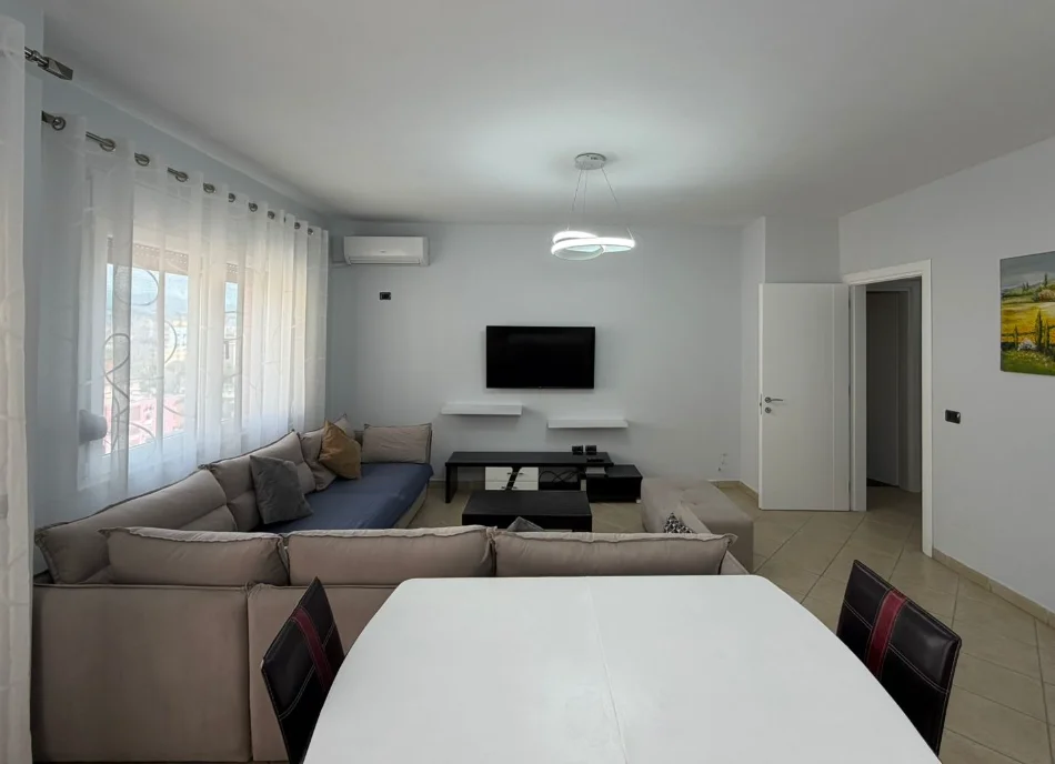 Tirane, jepet me qera apartament 2+1 , 103 m² 1.000 € 