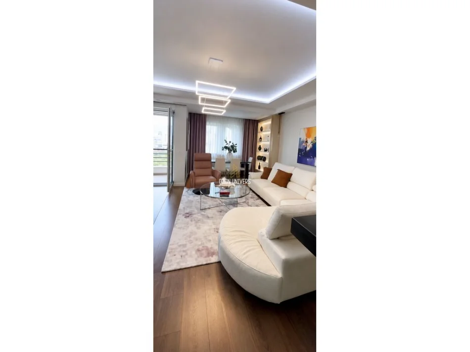 Tirane, shitet apartament 2+1+Ballkon Kati 3, 120 m² 360.000 € (Liqeni i Thatë)