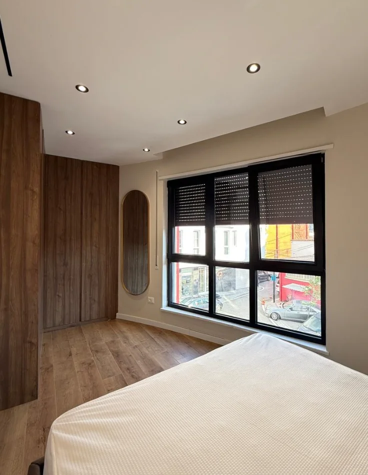 Tirane, jepet me qera apartament 1+1 , 70 m² 800 € 