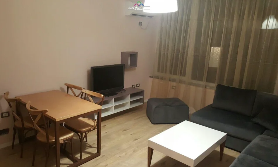 Tirane, jepet me qera apartament 1+1+Ballkon Kati 2, 55 m² 420 € (laprake)