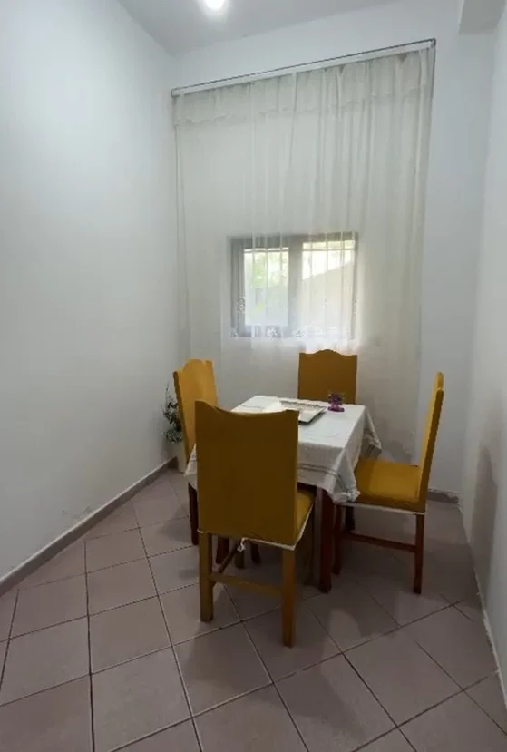 Tirane, jepet me qera apartament 1+1 Kati 1, 65 m² 300 € (Astir)