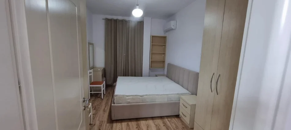 Tirane, jepet me qera Vile 3+1+Ballkon Kati 2, 100 m² 550 € (Sauk)