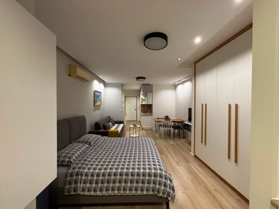 Tirane, jepet me qera garsonier Kati 9, 53 m² 450 € (Vilat Gjermane)