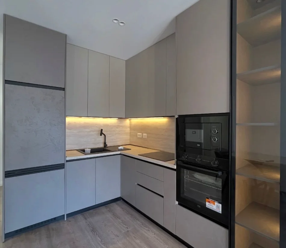 Tirane, jepet me qera apartament 2+1 , 90 m² 900 € 