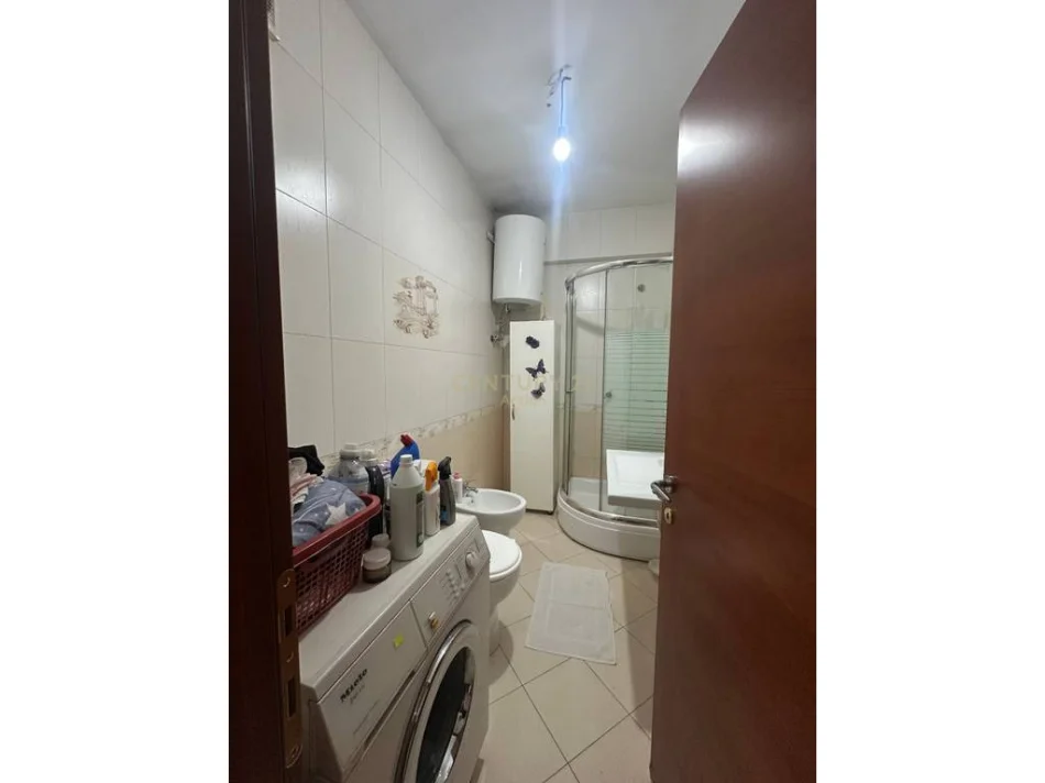 Tirane, shes apartament 1+1 Kati 8, 62 m² 138.000 € (Porcelan)