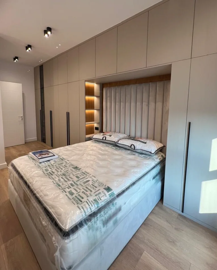 Tirane, jepet me qera apartament 2+1 , 90 m² 1.000 € 