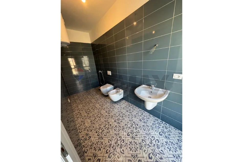 Tirane, jepet me qera apartament 1+1 Kati 1, 410 € 