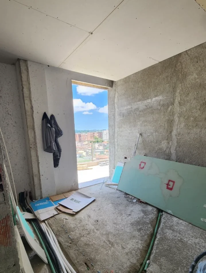 Tirane, shitet apartament 1+1+Ballkon , 47 m² 132.000 € 