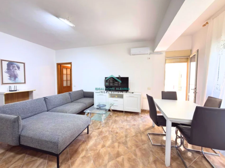 Vlore, shitet apartament 1+1+Ballkon Kati 2, 72 m² 105.000 € (Lungomare, vlore)