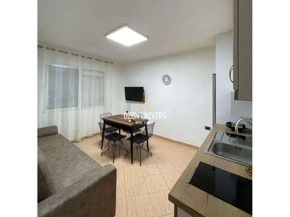 Tirane, jepet me qera apartament 1+1+Ballkon Kati 5, 50 m² 450 € (Tregu Cam, Myslym Shyr)