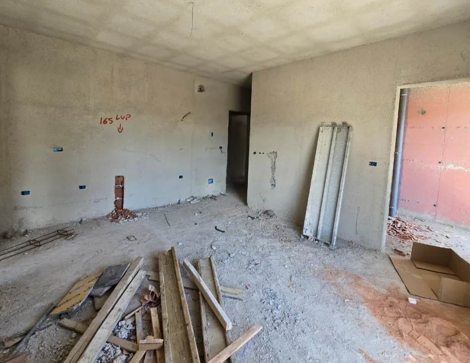 Tirane, shitet apartament 1+1+Ballkon , 65 m² 93.525 € 