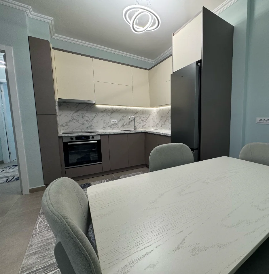 Tirane, jepet me qera apartament 2+1+Ballkon , 100 m² 750 € 