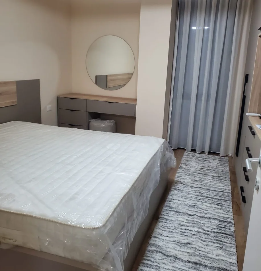 Tirane, jepet me qera apartament 1+1 , 75 m² 1.000 € 