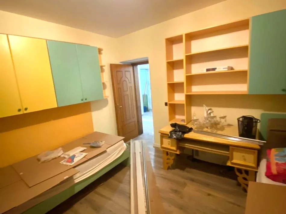Tirane, shitet apartament 1+1 , 71 m² 78.056 € 