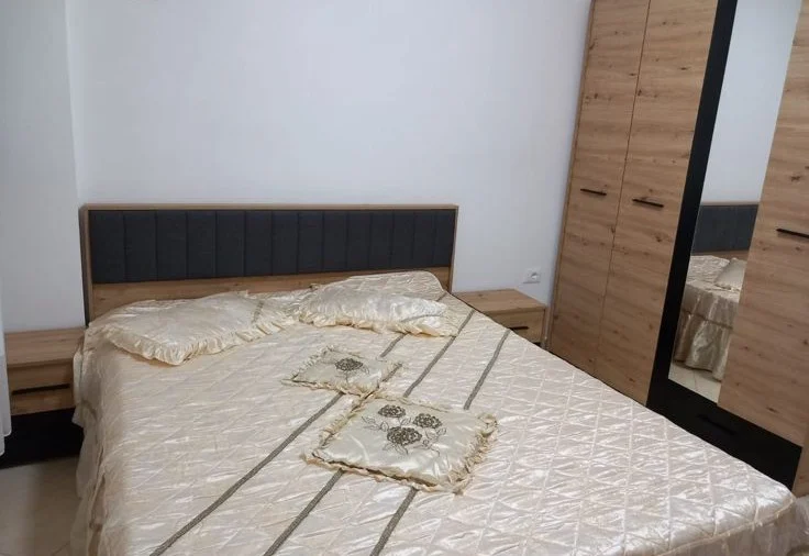 Tirane, jepet me qera apartament 1+1 , 63 m² 400 € 