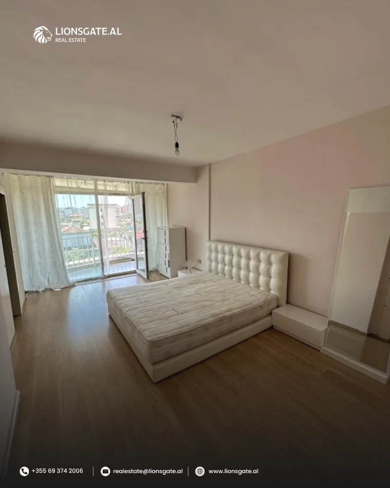 Tirane, jepet me qera apartament 2+1 Kati 2, 104 m² 650 € 