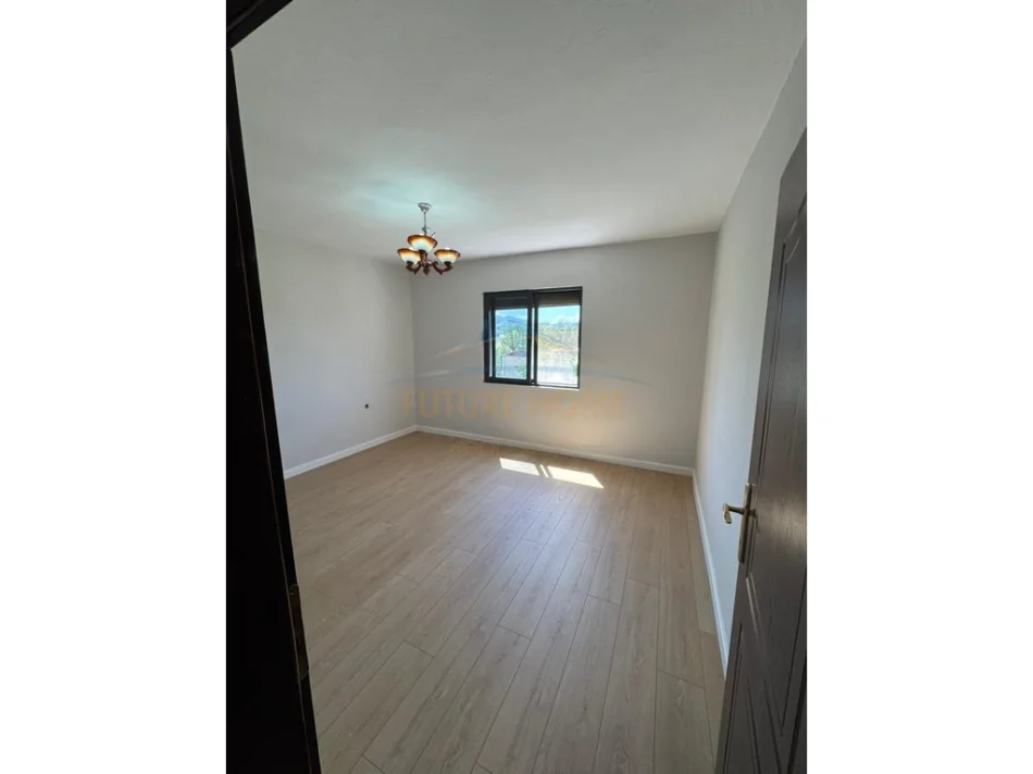 Tirane, shitet apartament 1+1 Kati 4, 60 m² 108.000 € (Ali Demi)
