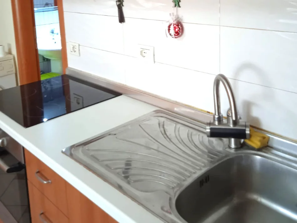 Tirane, jepet me qera garsonier 1+1 , 50 m² 500 € (Rruga Mihal Duri)