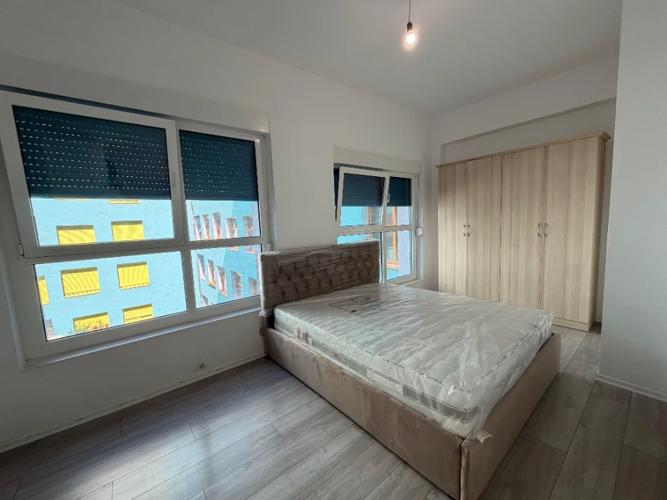 Tirane, jepet me qera apartament 1+1+Ballkon Kati 2, 60 m² 400 € (Ali Demi, Kompleksi Mangalem)