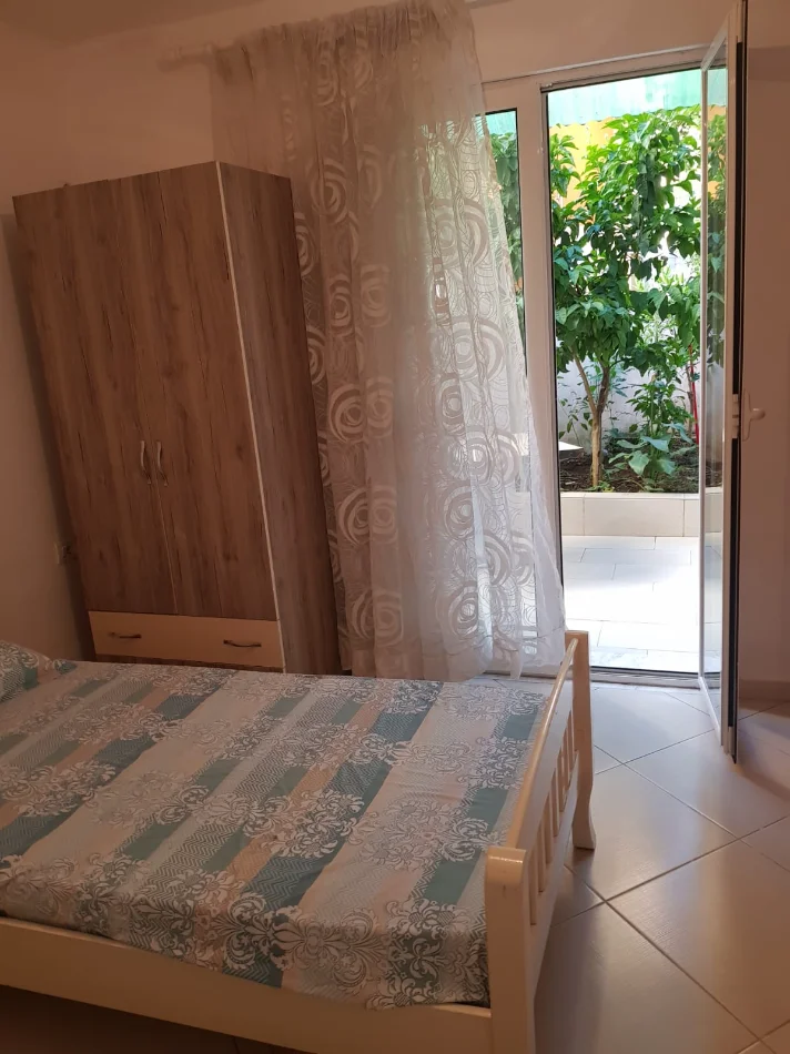 Tirane, jepet me qera apartament 1+1+Ballkon Kati 1, 60 m² 400 € (Selitë, Universiteti Barleti)