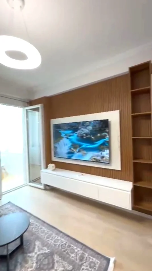 Tirane, jepet me qera apartament 1+1+Ballkon Kati 7, 65 m² 500 € (Astir/Rr.Milto Sotir Gura)