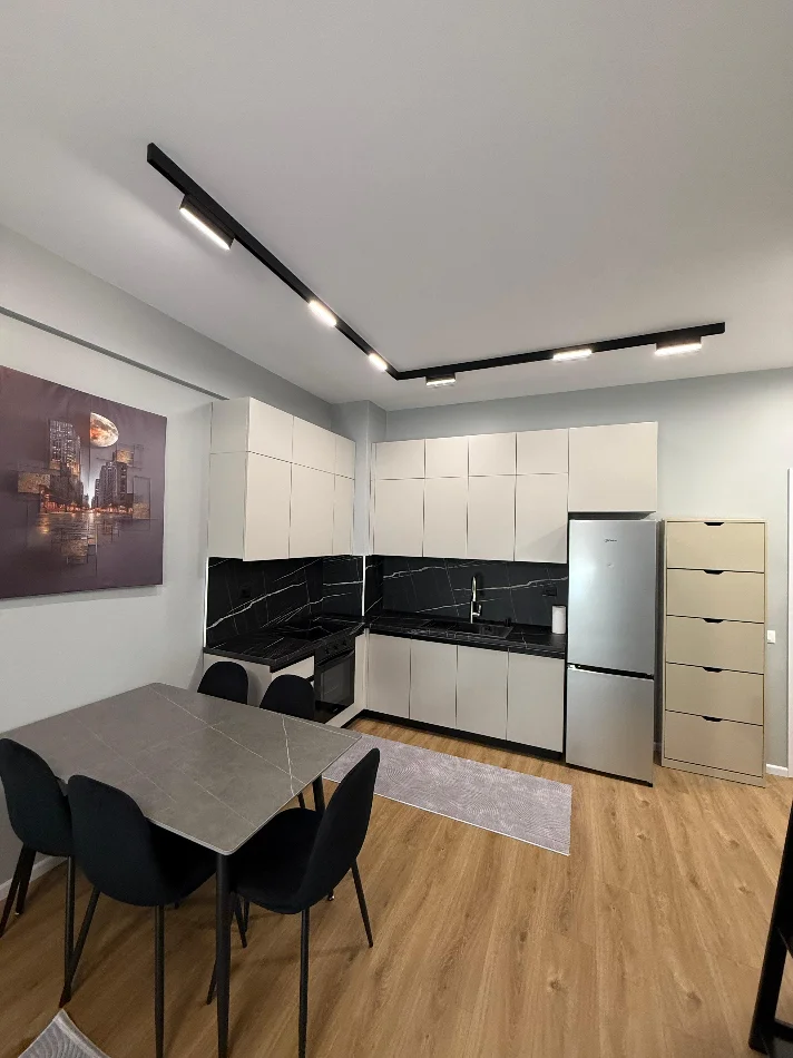 Tirane, jepet me qera apartament 1+1 Kati 3, 62 m² 400 € 