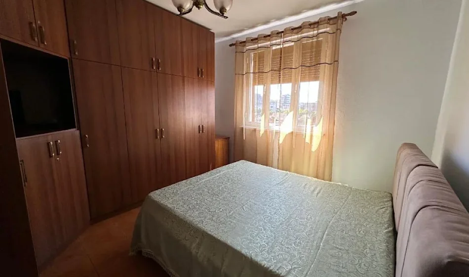 Tirane, jepet me qera apartament 2+1 Kati 4, 78 m² 600 € 