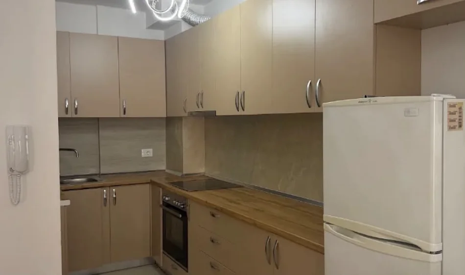 Tirane, jepet me qera apartament 1+1 Kati 3, 550 € 