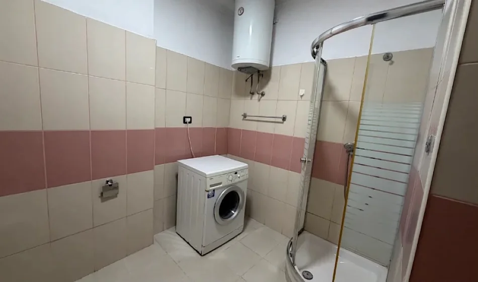 Tirane, jepet me qera apartament 1+1 , 60 m² 450 € 